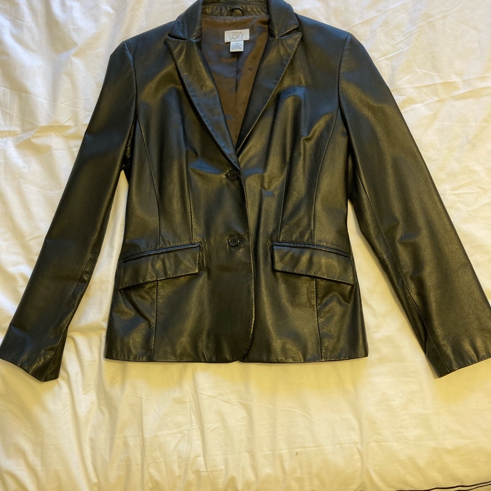 Ann Taylor Loft  100% Leather Blazer Size 4